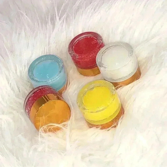 2 pcs YUMMY Vegan 🌱 Lip Scrub - Picture 1 of 5